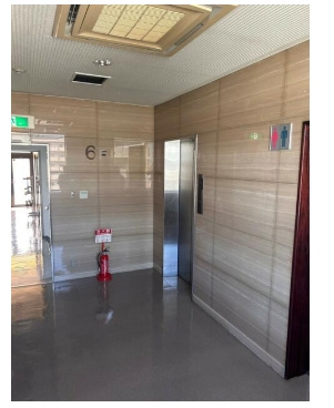 イーストビルの内装