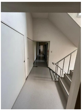 イーストビルの内装