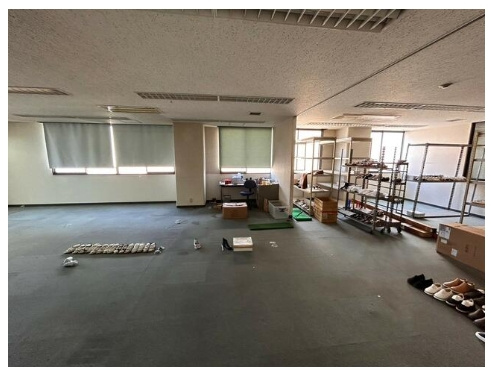 イーストビルの内装