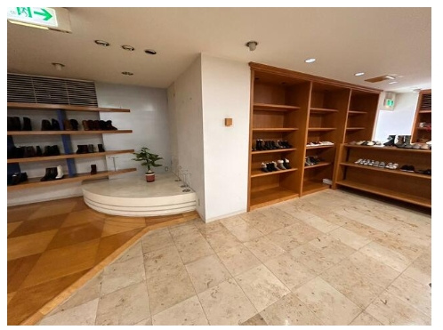 イーストビルの内装