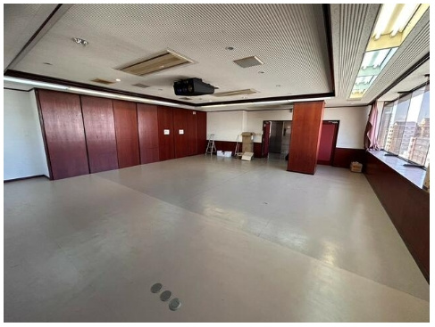 イーストビルの内装