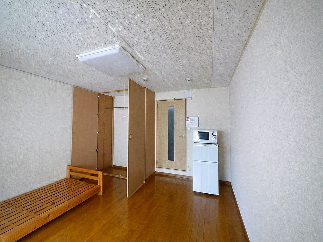 レオパレスナカノの居間・リビング