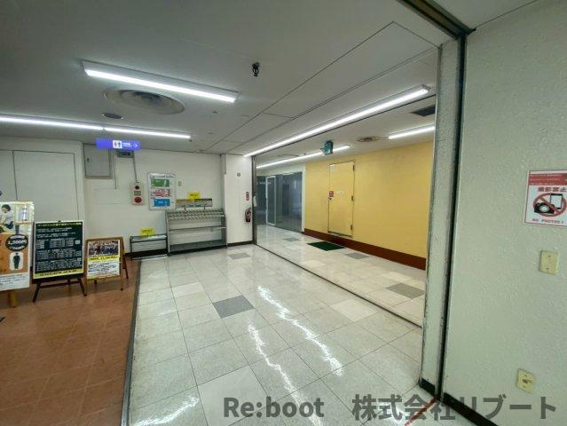 ファミリーコーポ南行商協ビルのロビー