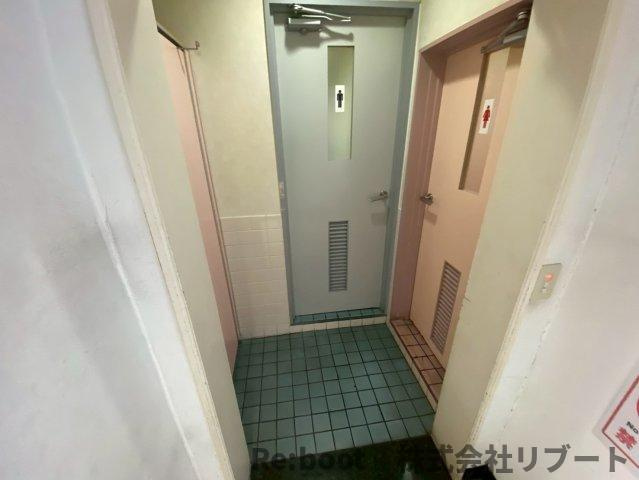 ファミリーコーポ南行商協ビルのトイレ