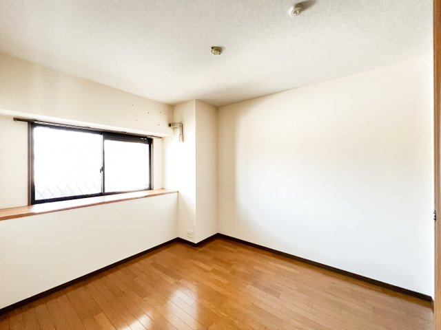 フォルツ南御座の洋室