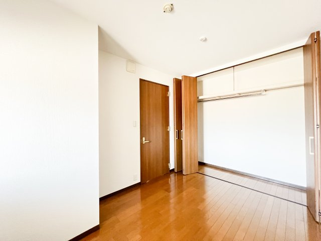 フォルツ南御座の洋室