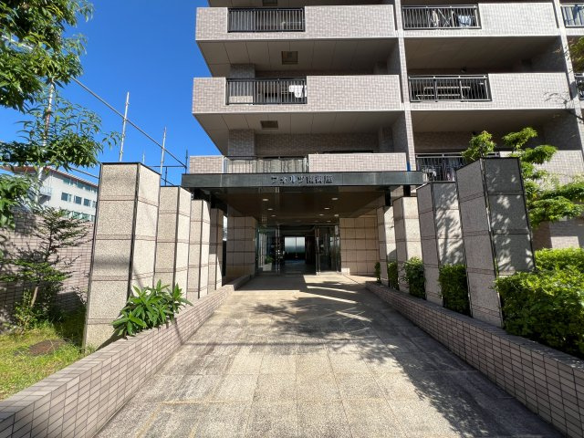 フォルツ南御座のエントランス