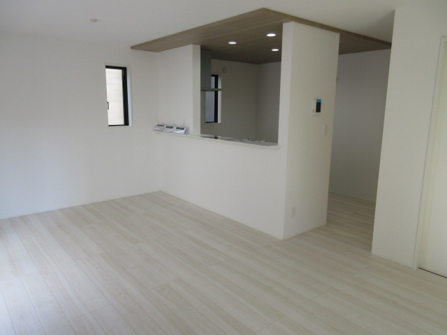 【仲介手数料無料】新築戸建　熊谷市上之2049-23（全2棟）の居間・リビング