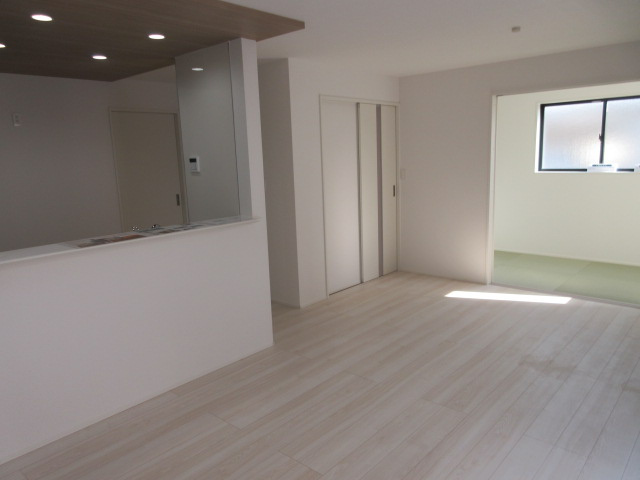 【仲介手数料無料】新築戸建　熊谷市上之2049-23（全2棟）の居間・リビング