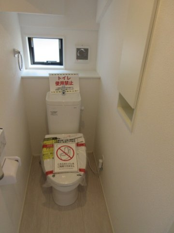 【仲介手数料無料】新築戸建　熊谷市上之2049-23（全2棟）のトイレ
