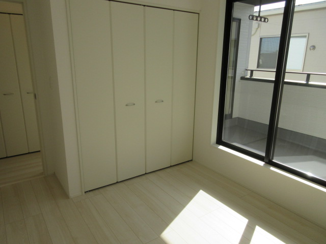 【仲介手数料無料】新築戸建　熊谷市上之2049-23（全2棟）の洋室