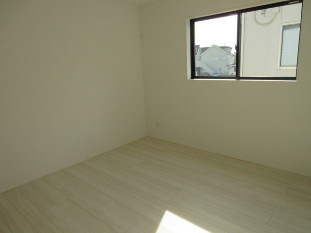 【仲介手数料無料】新築戸建　熊谷市上之2049-23（全2棟）の洋室