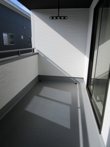 【仲介手数料無料】新築戸建　熊谷市上之2049-23（全2棟）のバルコニー