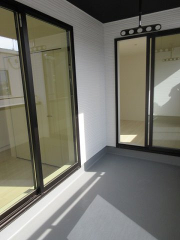 【仲介手数料無料】新築戸建　熊谷市上之2049-23（全2棟）のバルコニー