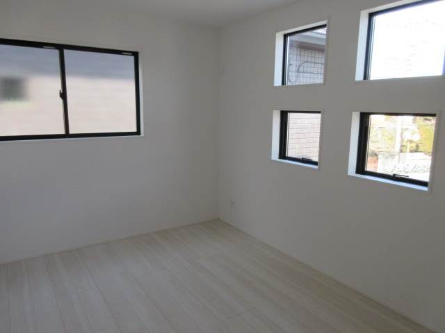 【仲介手数料無料】新築戸建　熊谷市上之2049-23（全2棟）の洋室