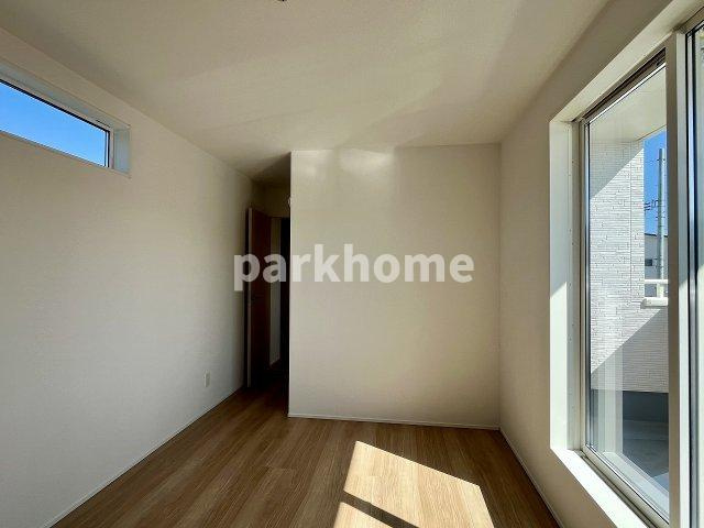 土佐市蓮池 -3期2棟2- 新築戸建ての洋室