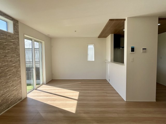 土佐市蓮池 -3期2棟2- 新築戸建ての居間・リビング