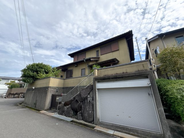 生駒市真弓3丁目土地(建築条件無し・古家付)の外観