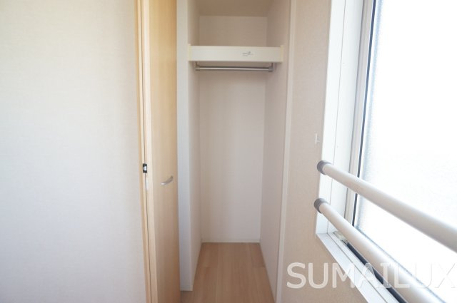 熊本市南区出仲間５丁目のアパートのエントランス