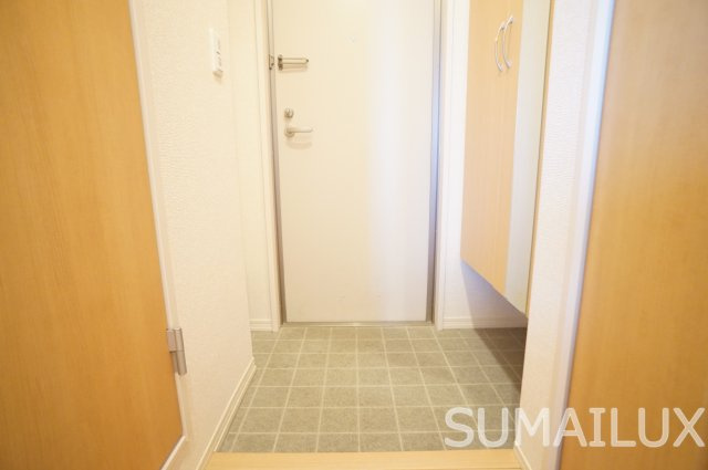 熊本市南区出仲間５丁目のアパートの玄関