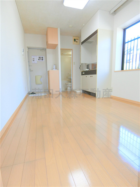 千鳥町ロッソコルサの居間・リビング