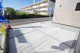 【駐車場】 | 【仲介手数料無料！！】日野市旭が丘5丁目　新築戸建て（全10棟）1号棟　4799万円 | 車庫並列2台