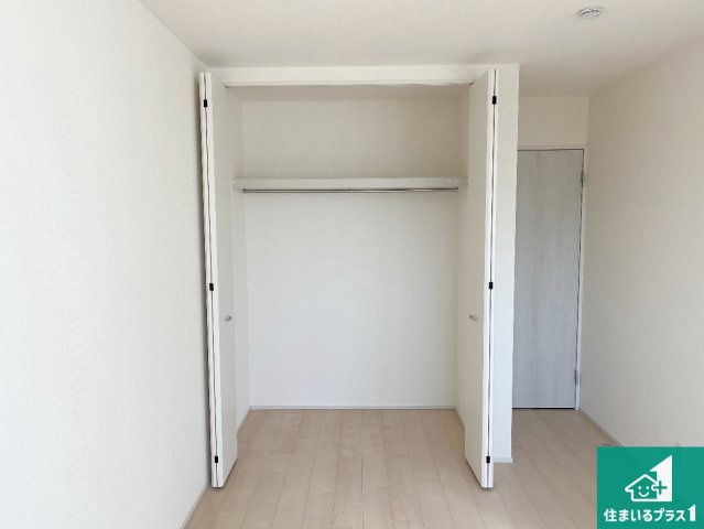 赤穂市板屋町　第2期　新築一戸建ての洋室|シンプルな洋室は、自分好みのインテリアが楽しめます♪ご家族とインテリアや家具を選びに行くのは新築購入時の醍醐味の一つです。ぜひお楽しみください♪