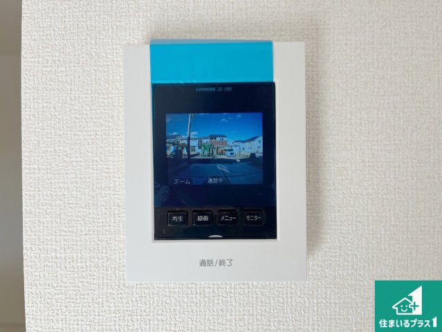 赤穂市板屋町　第2期　新築一戸建ての防犯設備|カラーモニターインターホン！声だけでなく来訪者の姿や顔がモニターで確認できるので、小さなお子様がいらっしゃるご家庭でも安心できます！