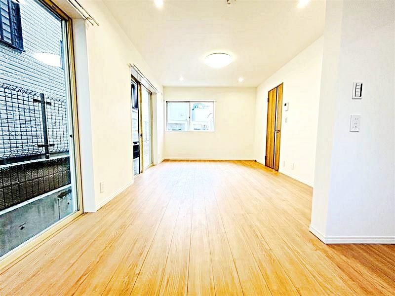 戸建　横浜市西区境之谷の居間・リビング