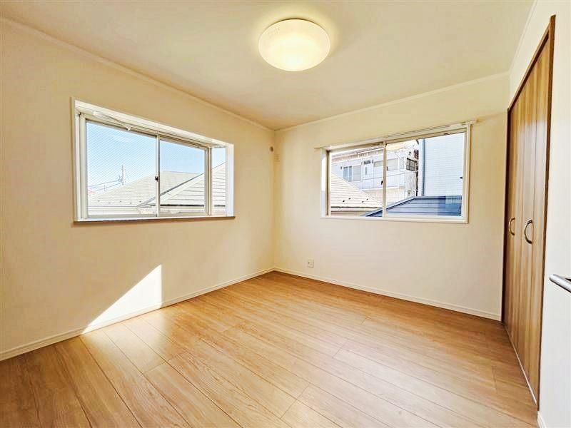 戸建　横浜市西区境之谷の洋室