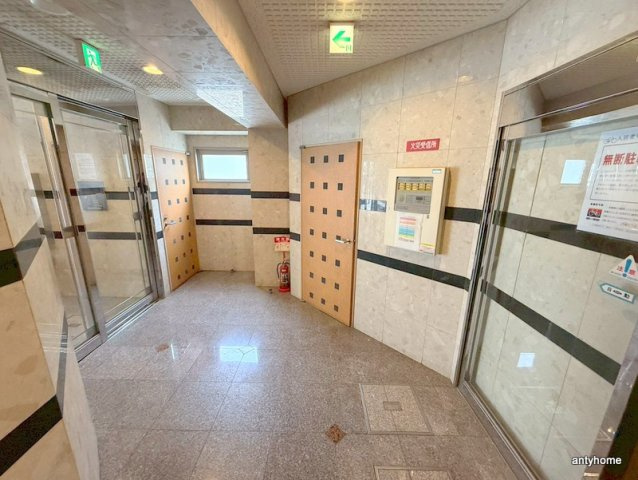 YAHATA西長堀　仲介手数料無料のロビー