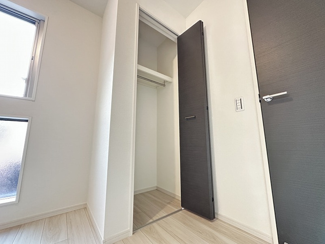 【収納】 | 志木市柏町1丁目　新築一戸建住宅　全2棟　(志木本店) | 洋室5帖収納