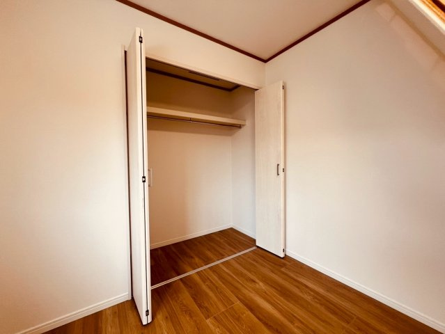 【収納】 | 練馬区南大泉４丁目　中古戸建て | 整理整頓しやすいクローゼットですっきり快適な暮らしをサポート