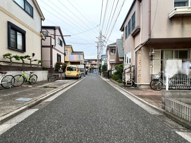 【前面道路含む現地写真】 | 練馬区南大泉４丁目　中古戸建て | 見通しもよく落ち着いた住宅街でゆったり過ごせます