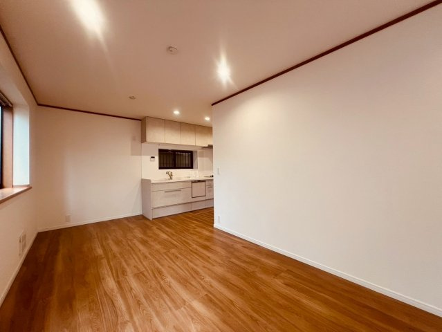 【居間・リビング】 | 練馬区南大泉４丁目　中古戸建て | 開放感を兼ね備えた、ワンランク上のLDKで快適な暮らしを