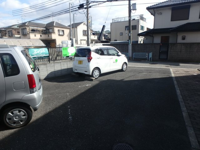 【駐車場】 | ビアンディールⅡ | 駐車場に車を止められます