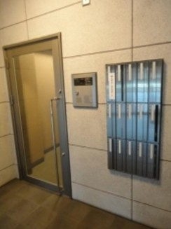 【ロビー】 | ヴィーアセッテ | オートロック完備。