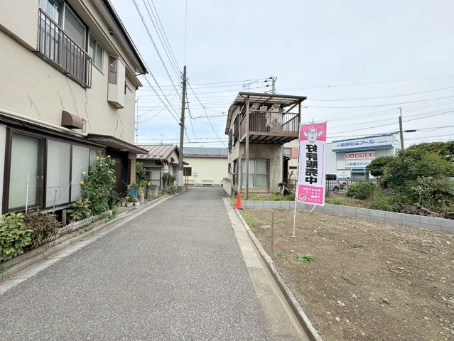 川越市神明町　建築条件なし売地　東武東上線『川越駅』バス10分　【川越小学区】の前面道路含む現地写真