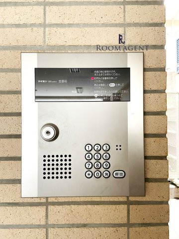 クレスト覚王山のエントランス