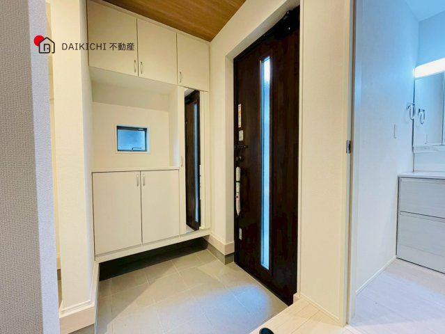 【玄関】 | 久喜市南7期　GRAFARE DESIGN　新築戸建　全2棟　2号棟