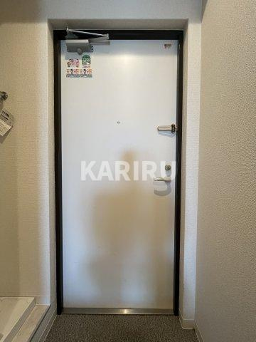 サンライフ太子橋今市の玄関