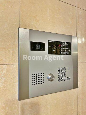 タウンライフ覚王山のエントランス