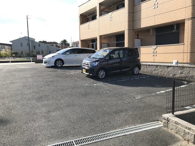 サンハイツの駐車場