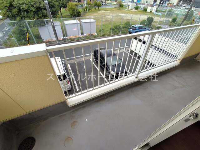 シティハイツ住吉Aのバルコニー|同建物内別部屋の写真です。