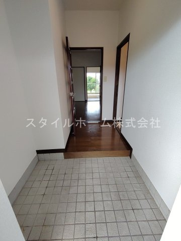 シティハイツ住吉Aの玄関|同建物内別部屋の写真です。