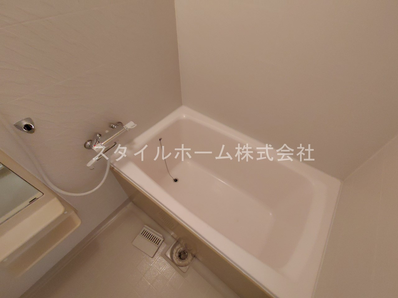 シティハイツ住吉Aの浴室|同建物内別部屋の写真です。