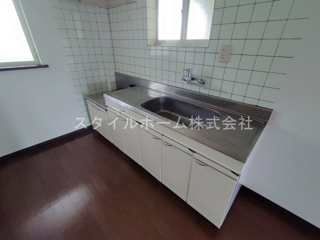 シティハイツ住吉Aのキッチン|同建物内別部屋の写真です。