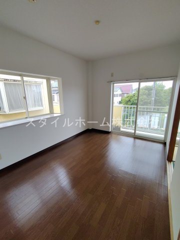 シティハイツ住吉Aの居間・リビング|同建物内別部屋の写真です。