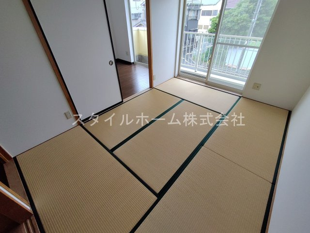 シティハイツ住吉Aの和室|同建物内別部屋の写真です。