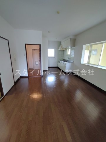 シティハイツ住吉Aの居間・リビング|同建物内別部屋の写真です。